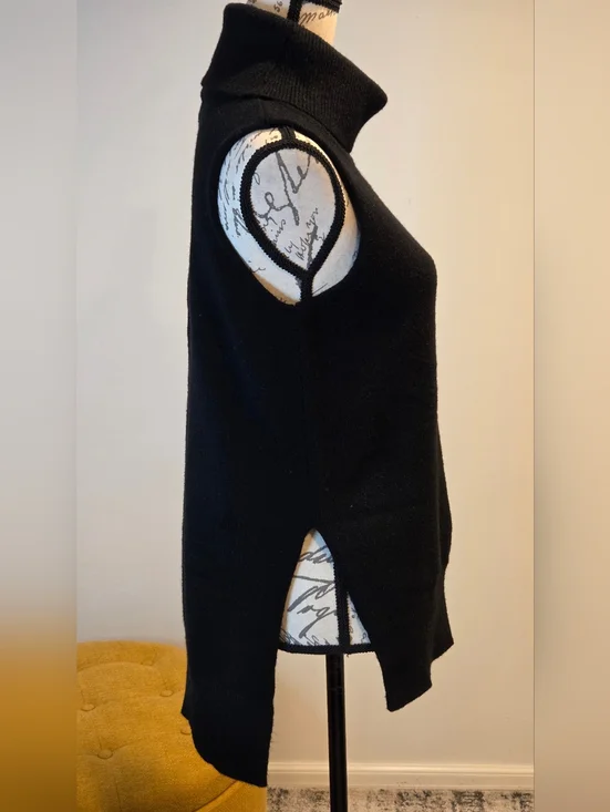 Carmen Marc Valvo Sleeveless Turtleneck Sweater - Black Size S. - Picture 6 of 15
